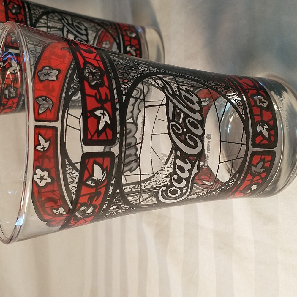 Set of 4 1970s Coca Cola Flared Red & Black Stained Tiffany Style Glasses - Picture 2 of 7